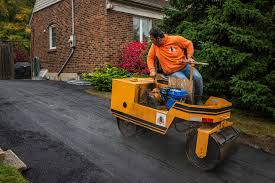 Best Asphalt Driveway Installation  in Maplewood, MN